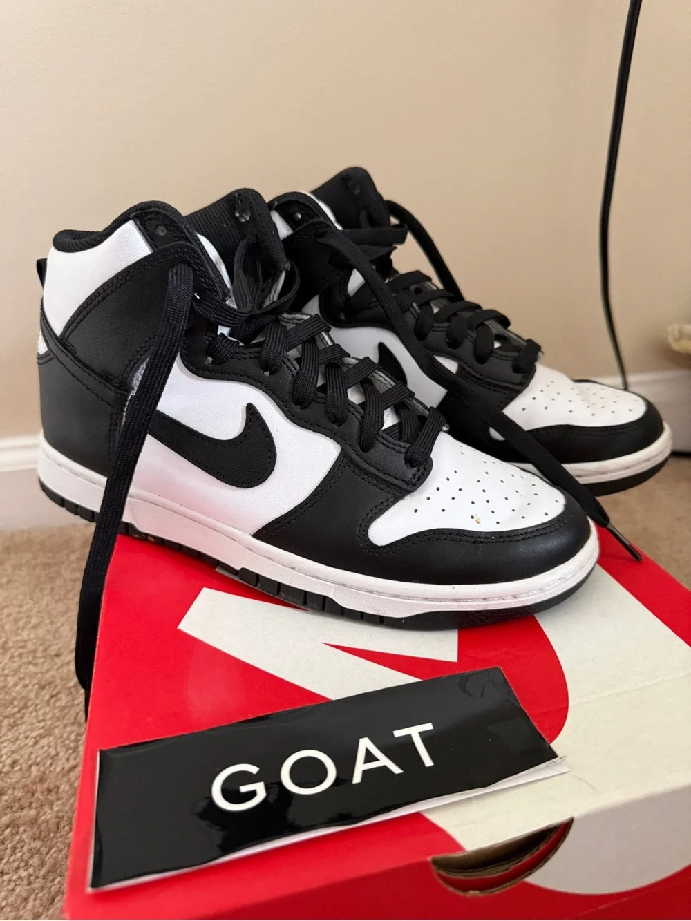 Dunk High 'White Black' – Size US 7 M or 8.5 W